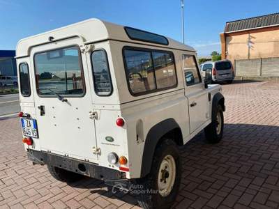 Land Rover Defender 3 posti usata Brusnengo