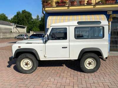 Land Rover Defender 3 posti usata Brusnengo