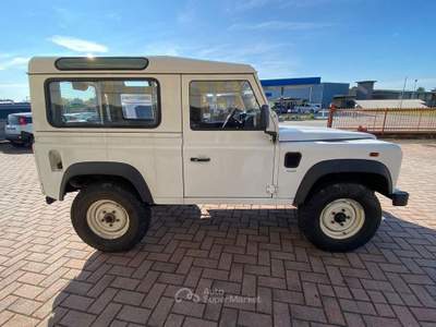 Land Rover Defender 3 posti usata Brusnengo