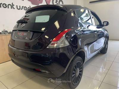 Lancia Ypsilon Ypsilon III 2011 0.9 t.air ecochic metano 80cv usata Lonate Pozzolo