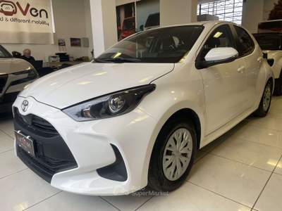 Toyota Yaris Yaris 1.5h Active Bianco usata Lonate Pozzolo