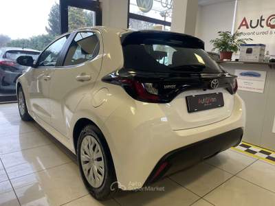 Toyota Yaris Yaris 1.5h Active Bianco usata Lonate Pozzolo
