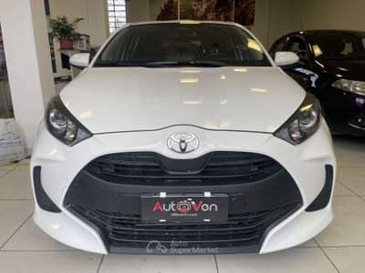 Toyota Yaris Yaris 1.5h Active Bianco usata Lonate Pozzolo
