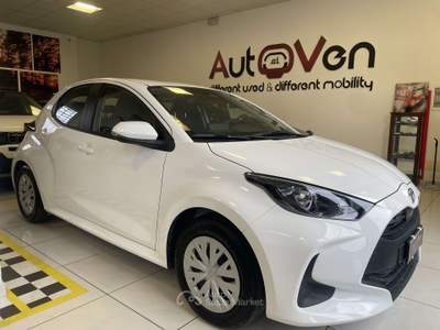 Toyota Yaris Yaris 1.5h Active Bianco usata Lonate Pozzolo