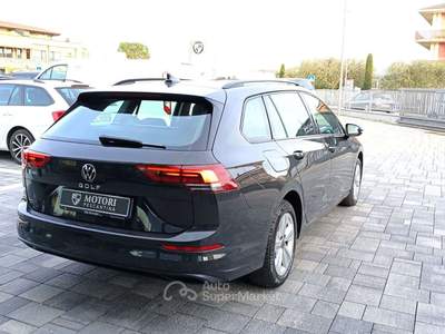 Volkswagen Golf Golf VIII 2020 Variant 2.0 tdi Life 115cv Grigio usata Pescantina
