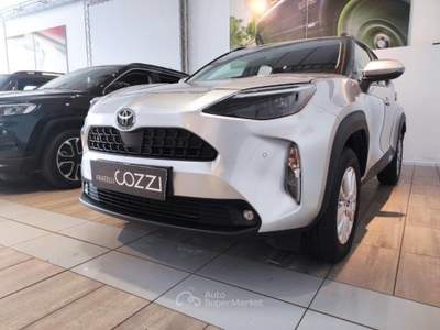 Toyota Yaris Cross  -  1.5 hybrid 5p. e-cvt active Argento usata LEGNANO