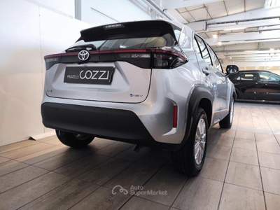 Toyota Yaris Cross  -  1.5 hybrid 5p. e-cvt active Argento usata LEGNANO