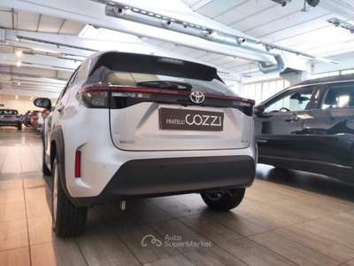 Toyota Yaris Cross  -  1.5 hybrid 5p. e-cvt active Argento usata LEGNANO