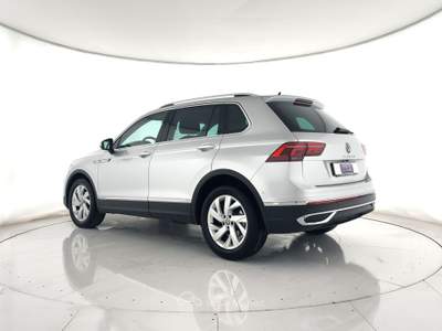 Volkswagen Tiguan Tiguan 2.0 tdi elegance 150cv dsg camera+acc+c18" Argento usata Ghedi