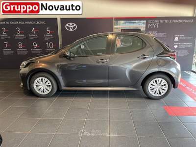 Toyota Yaris 1.0 5 porte Active Grigio usata Varese