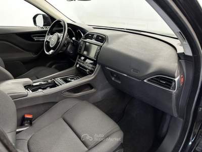Jaguar F-Pace 2.0d i4 Pure awd 180cv auto my18 Argento usata Perugia