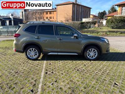 Subaru Forester 2.0 e-Boxer Style auto Verde usata Varese