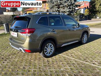 Subaru Forester 2.0 e-Boxer Style auto Verde usata Varese