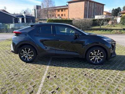 Toyota C-HR 2.0 PHEV E-CVT Trend Nero usata Varese