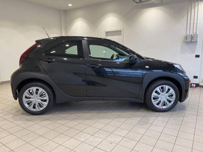 Toyota Aygo Aygo X 1.0 VVT-i 72 CV 5 porte Active Nero usata Varese