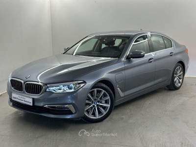 BMW Serie 5 530e 530e Luxury auto Argento usata Perugia
