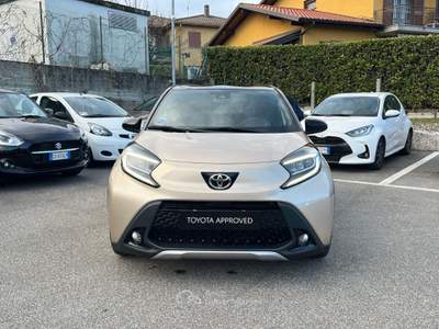 Toyota Aygo Aygo X 1.0 VVT-i 72 CV 5 porte Lounge Beige usata Varese