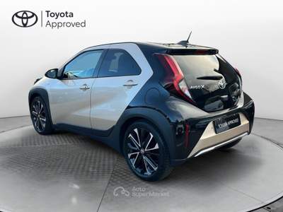 Toyota Aygo Aygo X 1.0 VVT-i 72 CV 5 porte Lounge Beige usata Varese