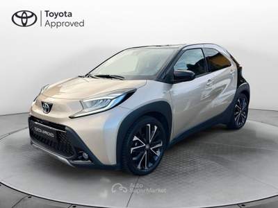 Toyota Aygo Aygo X 1.0 VVT-i 72 CV 5 porte Lounge Beige usata Varese