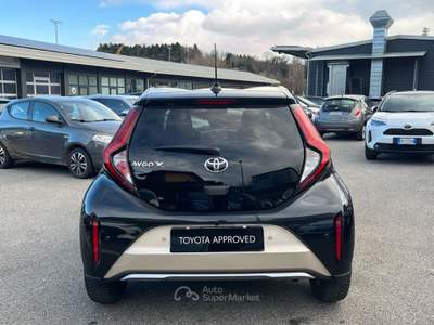Toyota Aygo Aygo X 1.0 VVT-i 72 CV 5 porte Lounge Beige usata Varese