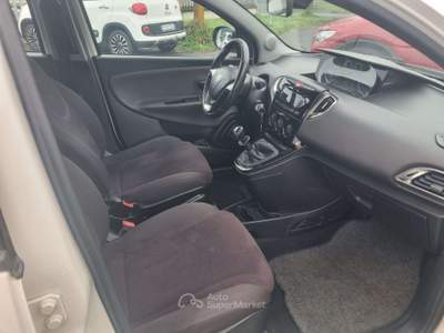 Lancia Ypsilon Ypsilon III 2011 1.2 8v Silver ecochic Gpl 69cv Beige usata TREVIGLIO