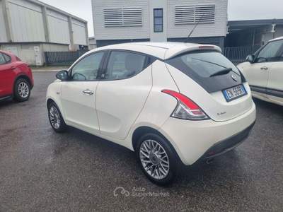 Lancia Ypsilon Ypsilon III 2011 1.2 8v Silver ecochic Gpl 69cv Beige usata TREVIGLIO