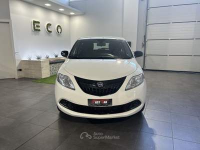 Lancia Ypsilon 1.0 FireFly 70cv Hybrid Silver Bianco usata Occhiobello