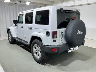 Jeep Wrangler 2.8 CRD Sahara Bianco usata Montagna in Valtellina