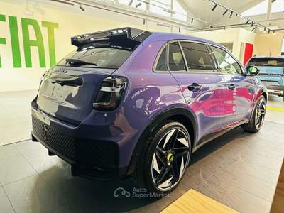 Abarth 600e 54kWh Scorpionissima Lilla usata Montagna in Valtellina