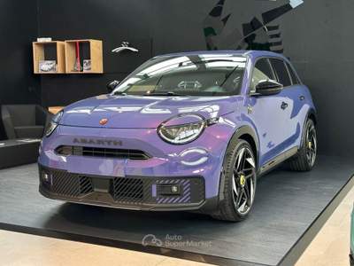 Abarth 600e 54kWh Scorpionissima Lilla usata Montagna in Valtellina