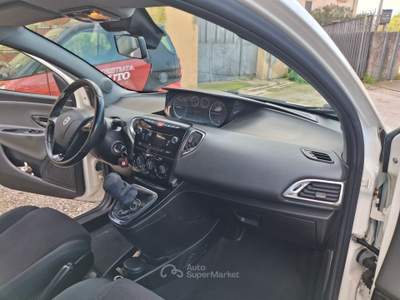 Lancia Ypsilon 8v Gold ecochic Gpl Bianco usata Calci