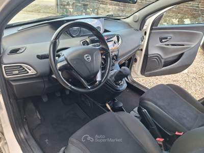 Lancia Ypsilon 8v Gold ecochic Gpl Bianco usata Calci