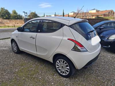 Lancia Ypsilon 8v Gold ecochic Gpl Bianco usata Calci
