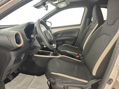 Toyota Aygo 1.0 VVT-i 72 CV 5 porte Trend Beige usata Capua