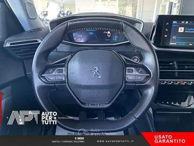Peugeot 2008 2008 1.2 puretech Allure Pack s&s 130cv Bianco usata Marano di Napoli