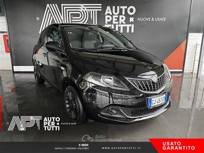 Lancia Ypsilon Ypsilon 1.0 firefly hybrid Silver s&s 70cv Nero usata Marano di Napoli