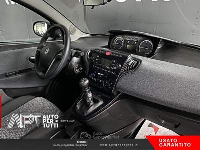 Lancia Ypsilon Ypsilon 1.0 firefly hybrid Silver s&s 70cv Nero usata Marano di Napoli
