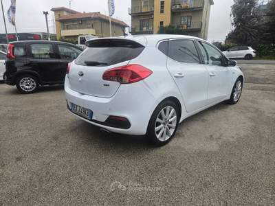 Kia Ceed cee'd 1.4 CRDi 5 porte Cool Bianco usata Aprilia