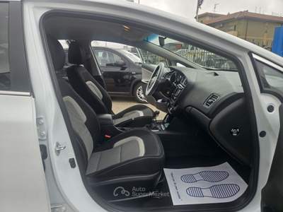 Kia Ceed cee'd 1.4 CRDi 5 porte Cool Bianco usata Aprilia
