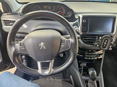 Peugeot 208 3 porte Allure Nero usata Aprilia