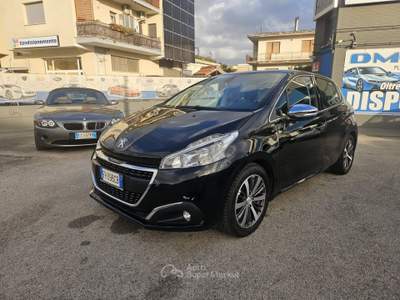 Peugeot 208 3 porte Allure Nero usata Aprilia Peugeot 208 3 porte Allure Nero usata Aprilia