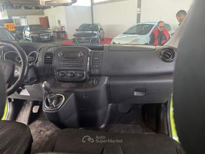 Opel Vivaro OPEL VIVARO 9 POSTI ARIA CONDIZIONATA BIZONA Verde usata Ponsacco