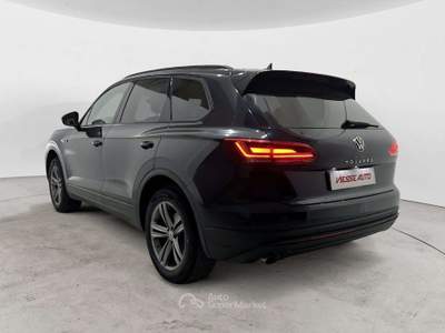 Volkswagen Touareg Touareg 3.0 V6 tdi 231cv tiptronic IVA ESPOSTA Nero usata Milano