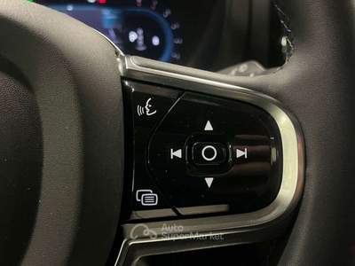 Volvo XC60 197cv Bianco usata Milano