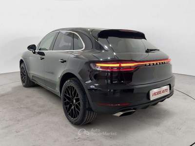 Porsche Macan Macan I 2019 2.0 245cv pdk Nero usata Milano