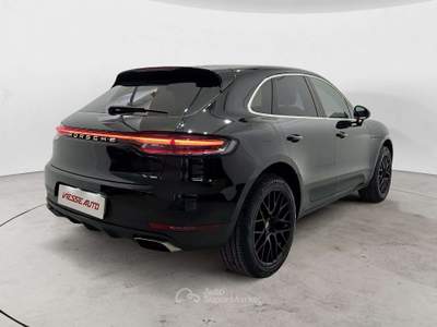 Porsche Macan Macan I 2019 2.0 245cv pdk Nero usata Milano