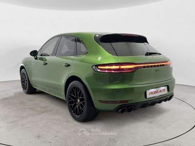 Porsche Macan Macan I 2019 2.9 GTS 380cv pdk Verde usata Milano