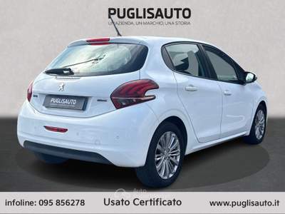 Peugeot 208 1° serie PureTech 82 5 porte Active Bianco usata BELPASSO