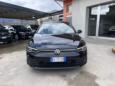 Volkswagen Golf Golf 1.0 eTsi 81 kw Evo Life dsg Nero usata Sassano