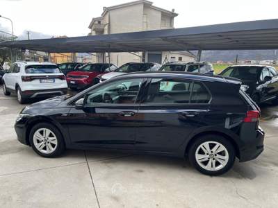 Volkswagen Golf Golf 1.0 eTsi 81 kw Evo Life dsg Nero usata Sassano